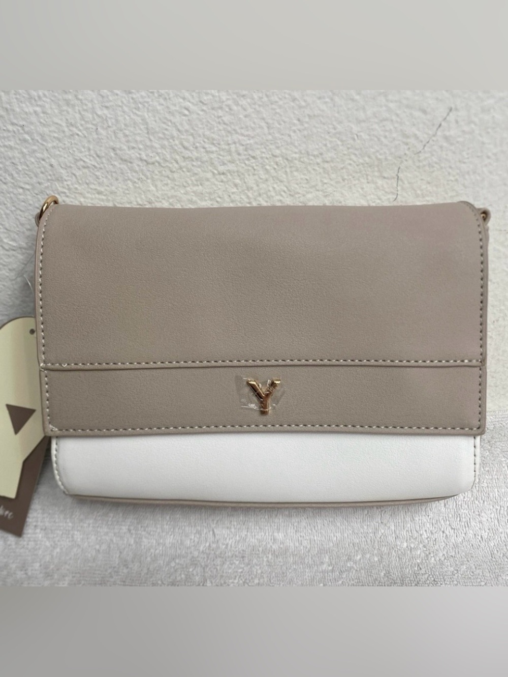 NWT New Yani J'adore Womens Tan White Faux Leather Clutch + Strap Classic Girly - Picture 6 of 12